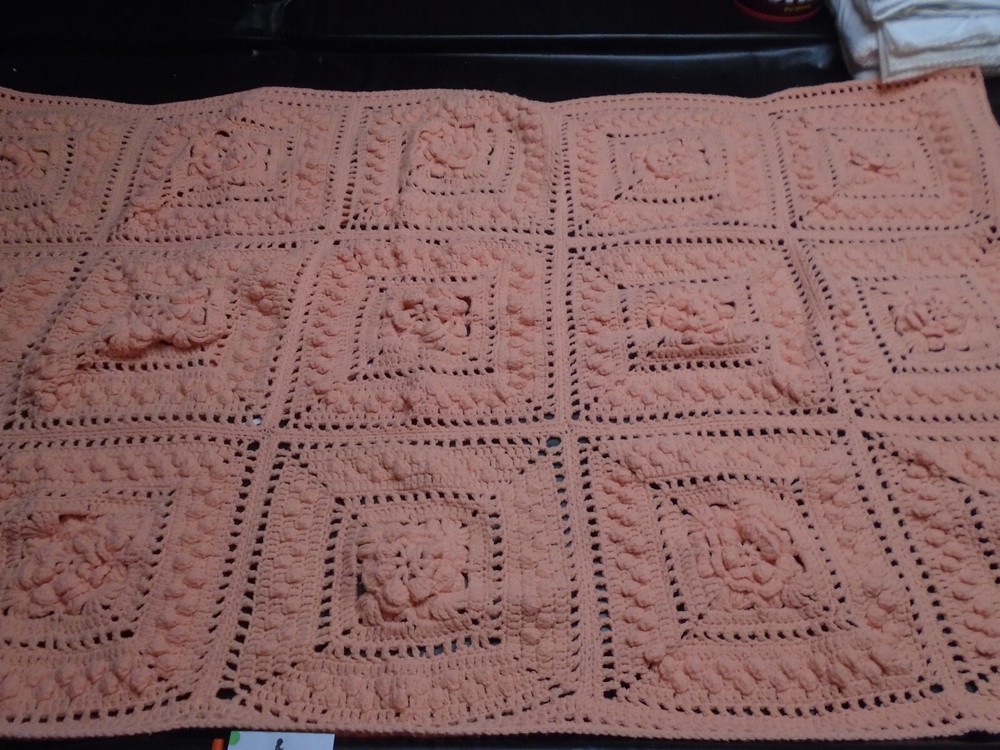 VINTAG HANDMADE CROCHETED PEACH AFGHAN 63" X 38" ROSETTE PATTERN