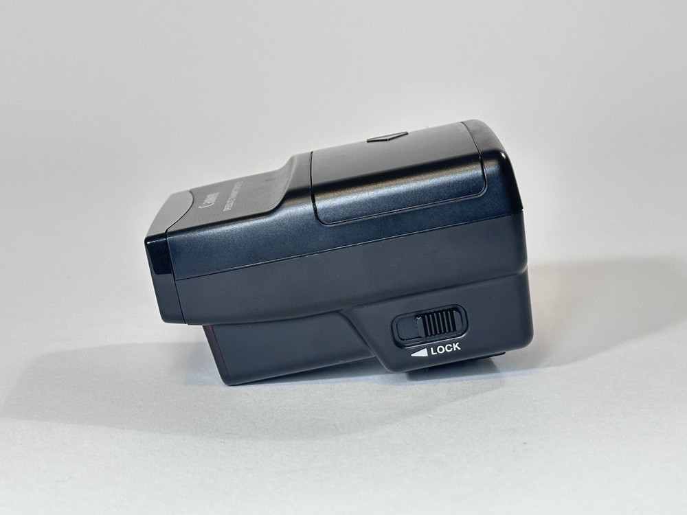 Canon Speedlite Transmitter ST-E2 Infrared Flash Controller w/ Case