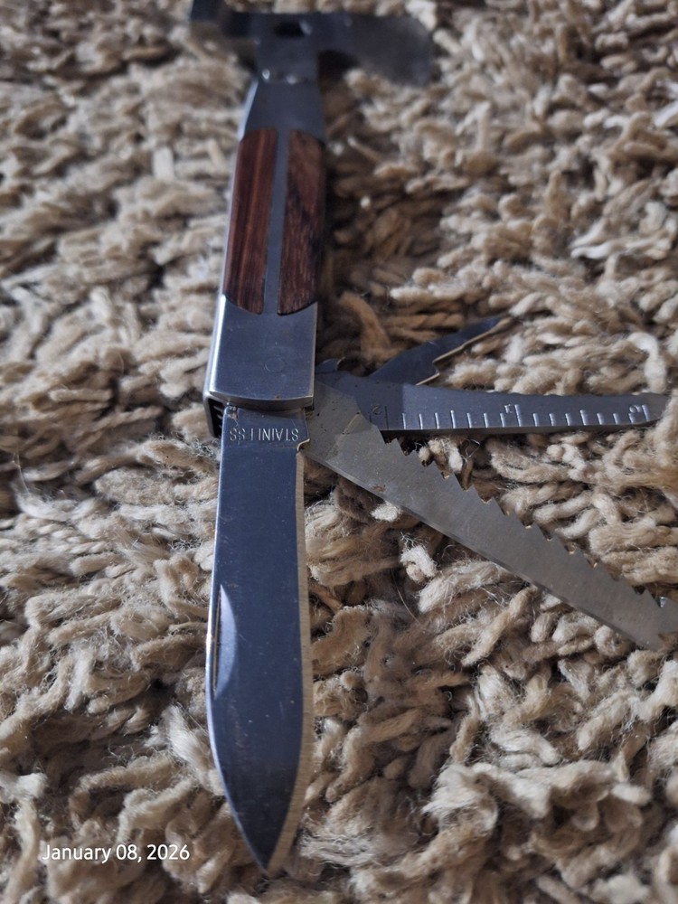 set of mossy oak multitools