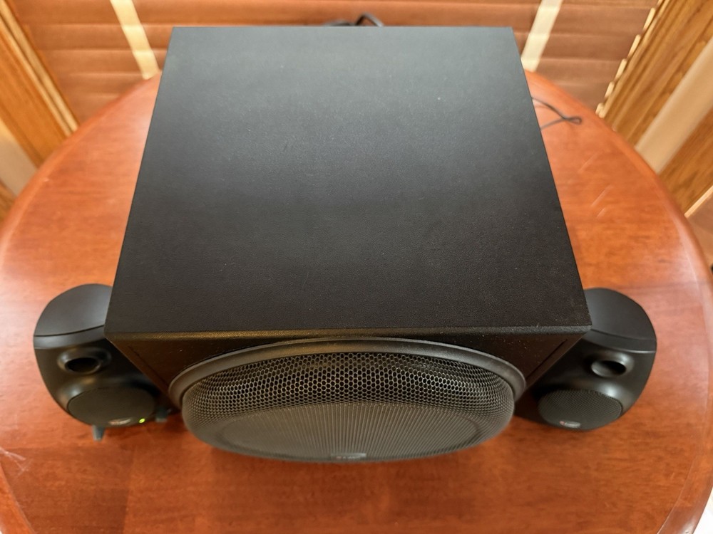 Labtec LCS-2424 Vintage Multimedia Stereo Computer Speakers System