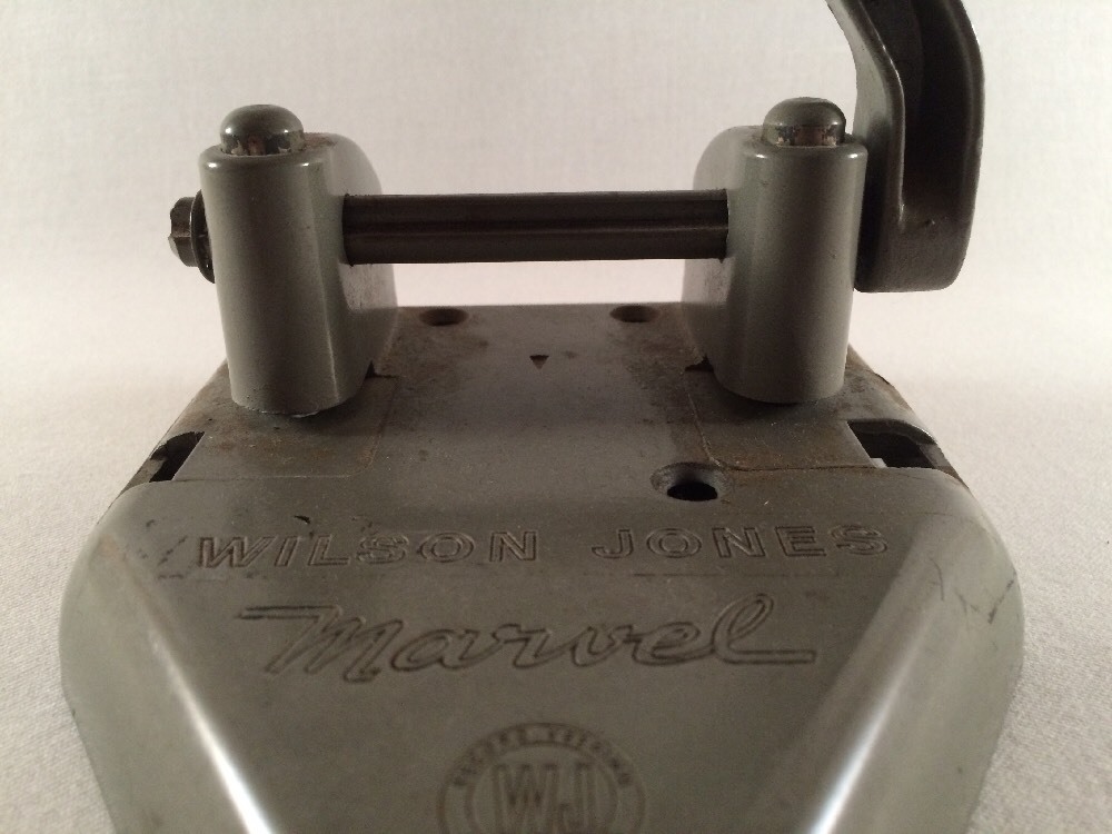 WILSON JONES MARVEL 2 HOLE PUNCH
