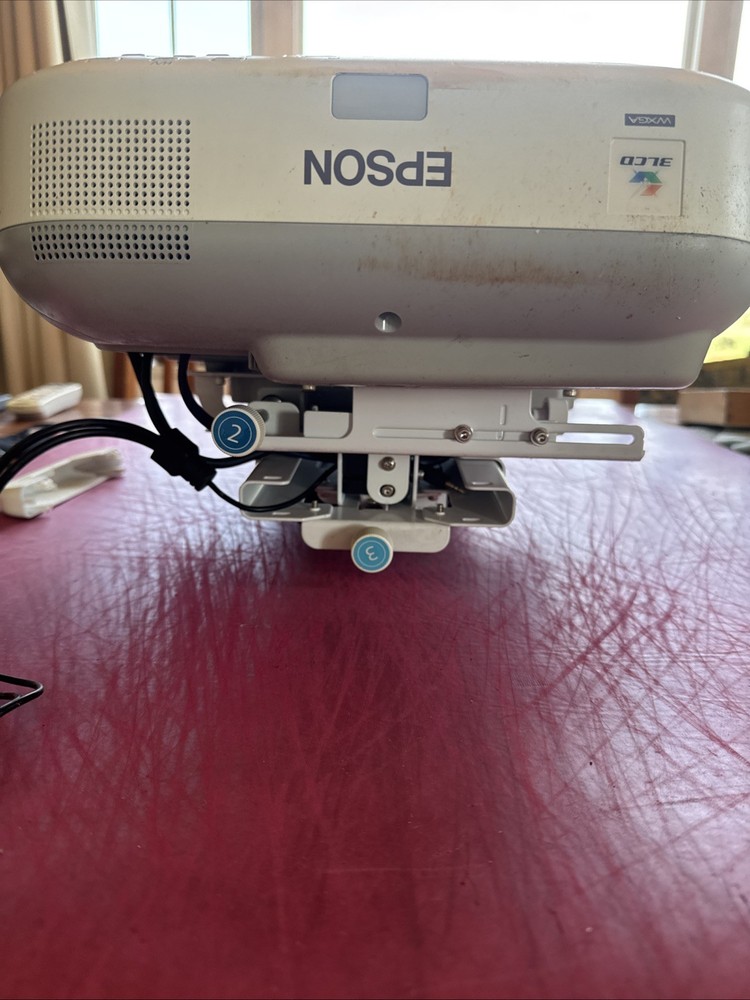 Ultra Short Throw Epson PowerLite 585W 3LCD Projector