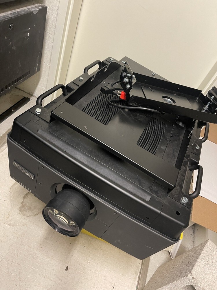 Christie L2K 1500 Projector