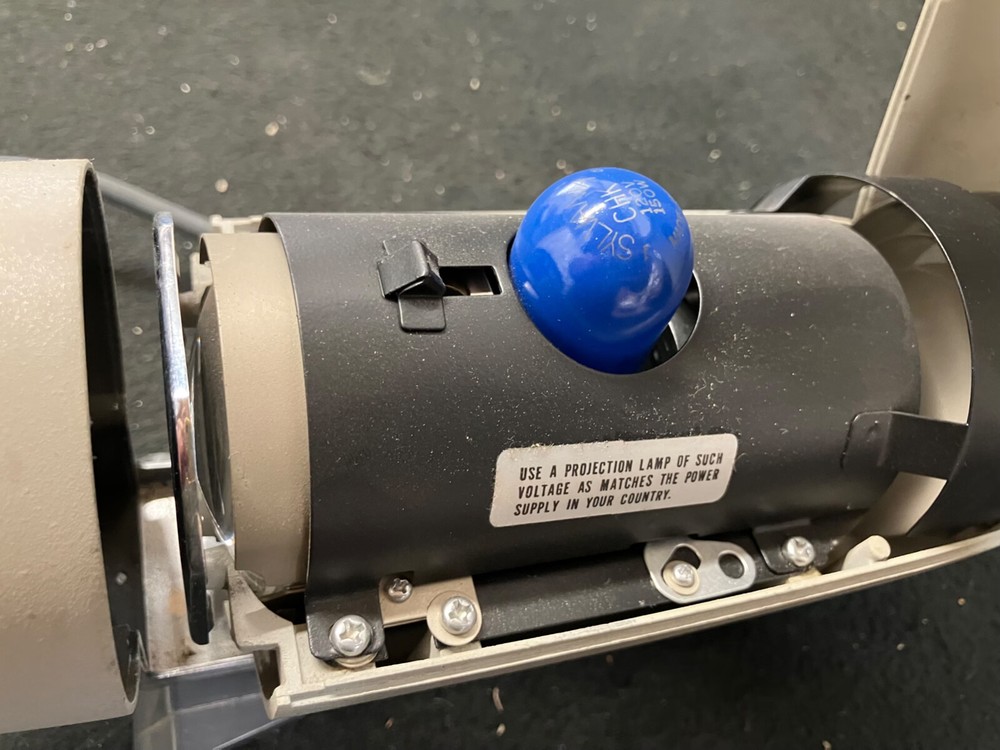 1960`S ELMO CS 35MM SLIDE PROJECTOR