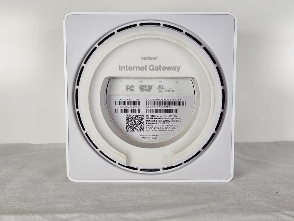 Verizon CZ 3D76 White Internet Gateway Wireless Modem Router
