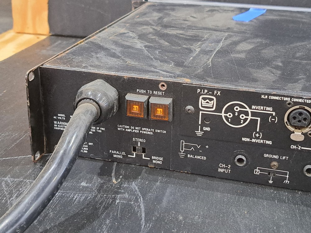 Crown Macro-Tech 2400 2-Channel Power Amplifier