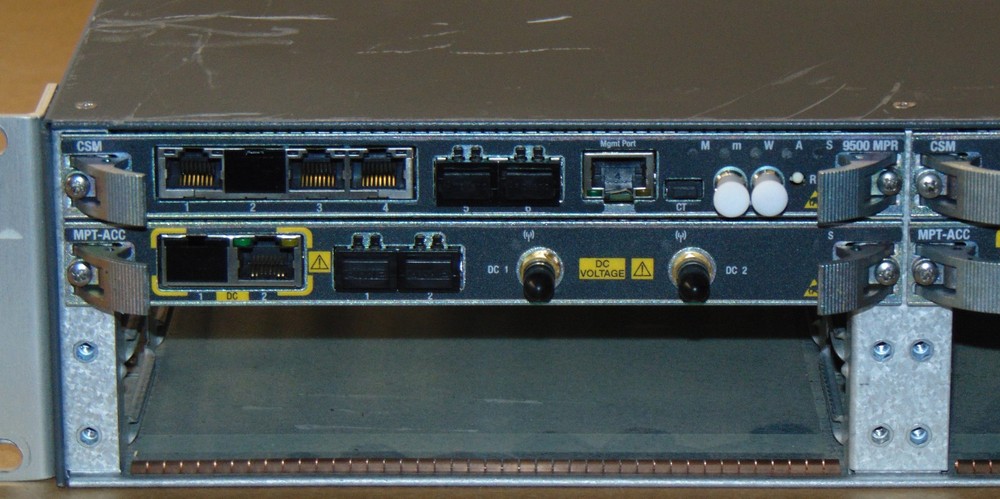 ALCATEL LUCENT 9500 MPR SHELF CHASSIS MODULES 2x CSM 2x MPT-ACC