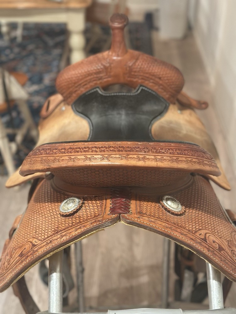 Diamond K Western Saddle