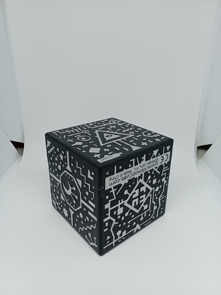 Magic Merge Cube Hold Holograms Virtual Reality VR Mobile Games IOS Android