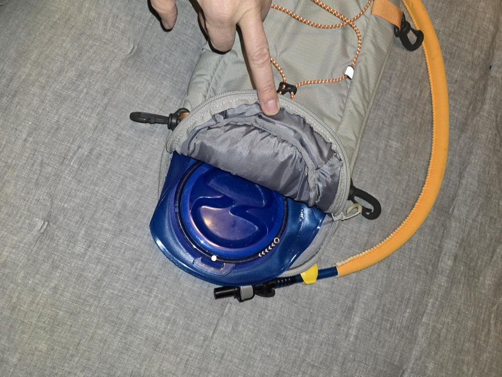 Cortez™ Deck-Mounted Kayak / SUP Hydration Pack Excellent Condition