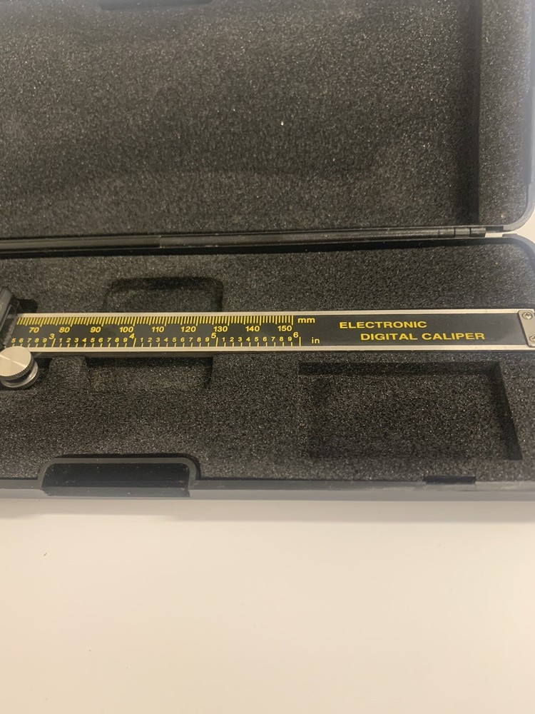 Electronic Digital Caliper 0-150mm in Hard Case
