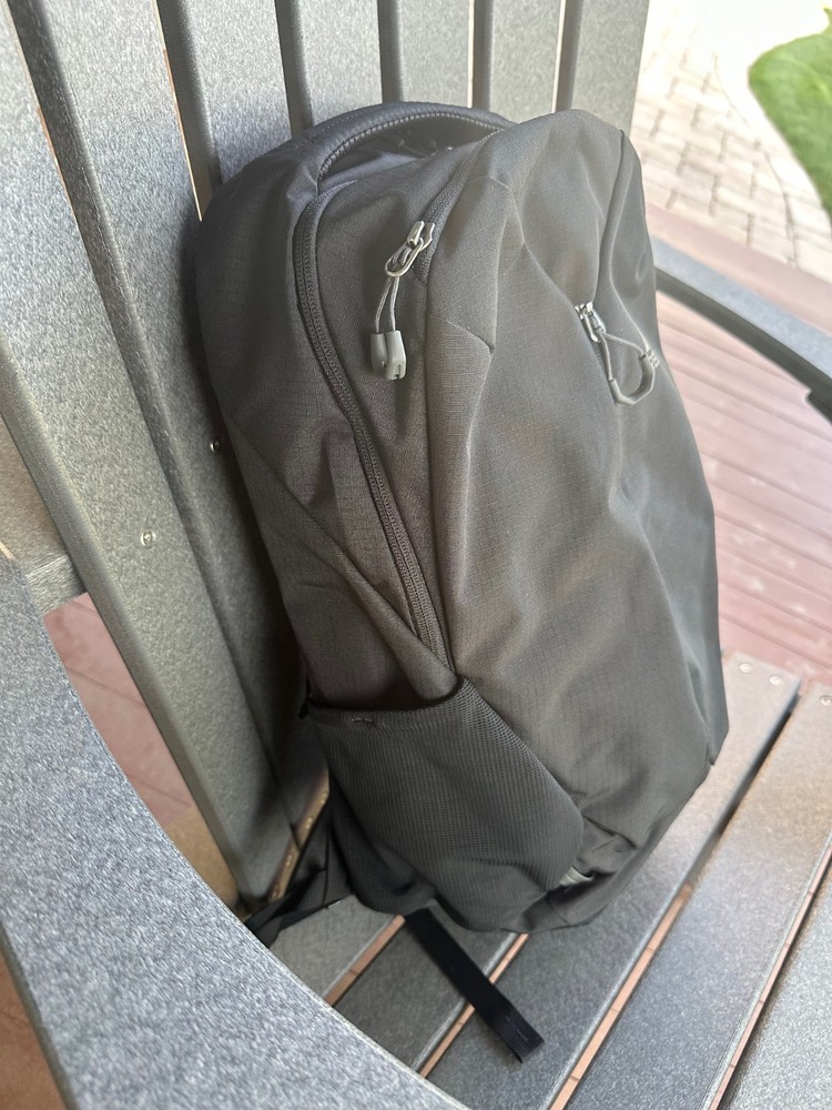 Gregory Rhune 20 Backpack 20L – Carbon Black Colorway – Excellent Condition