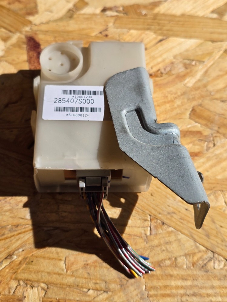 2005 Nissan Armada Transmission Control Module OEM 285407S000 285407S00A