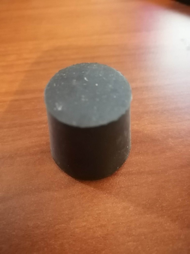 #4 rubber stopper