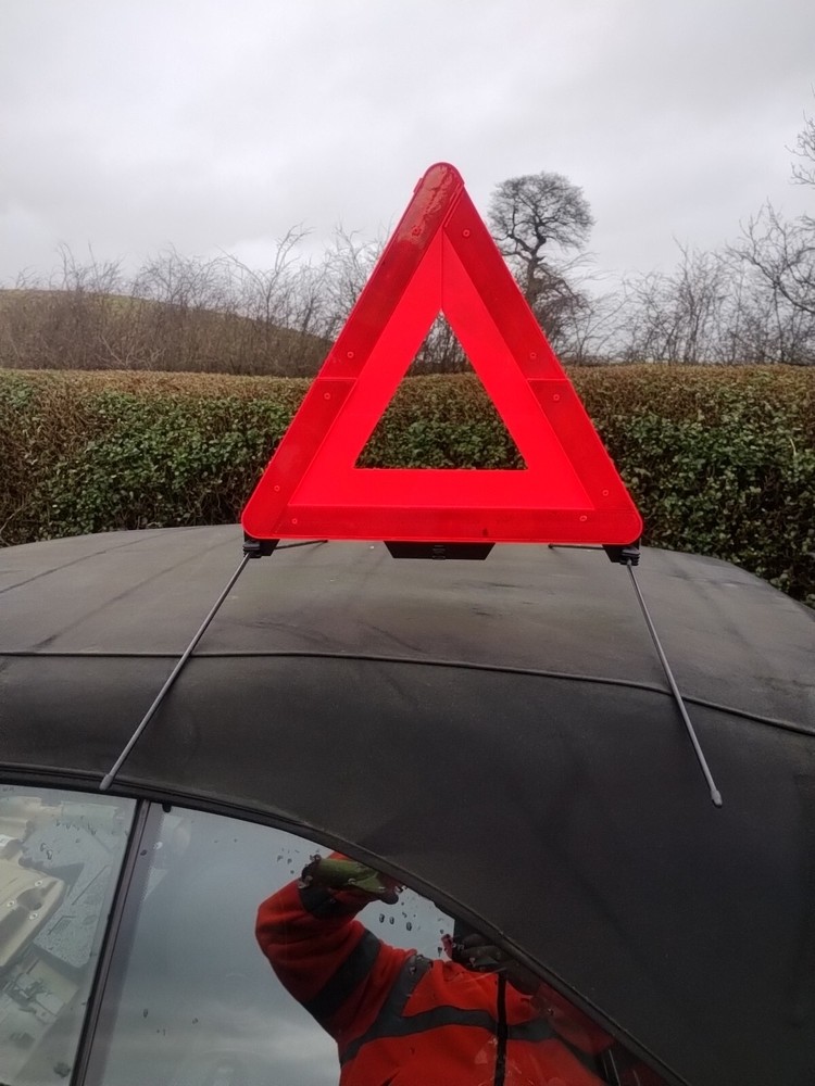 Volkswagen Audi Warning Triangle 4B5860251E