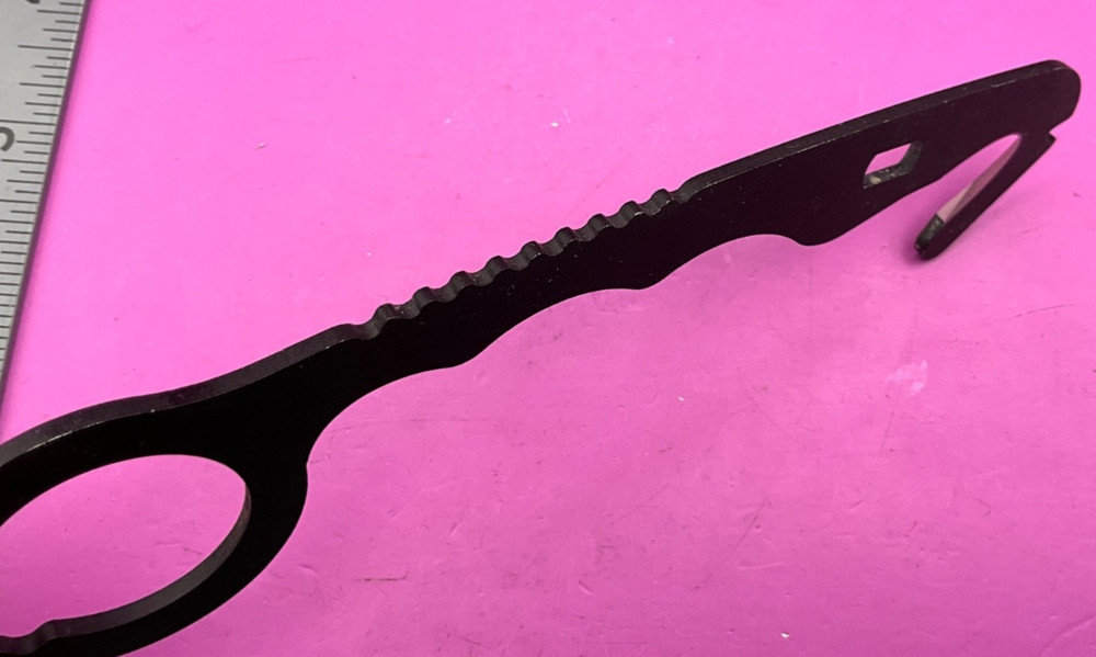 BENCHMADE SEATBELT STRAP RESCUE CUTTER 8MED