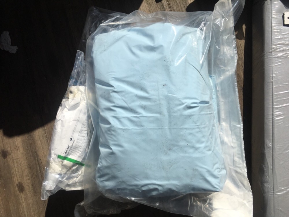Laparoscopic surgical procedure kit, non-medicated, single-use. Package: