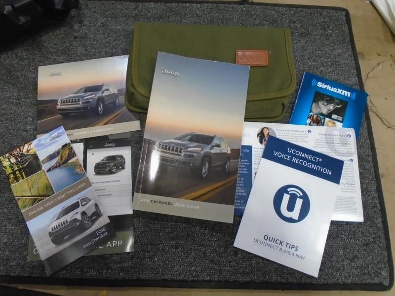 CHEROKEE 2016 Owners Manual 1741570