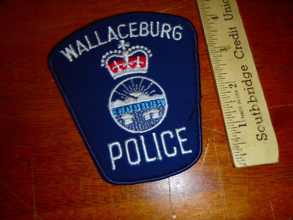 WALLACEBURG   CANADA EARLY VEST OBSOLETE PATCH   bx AAA#8