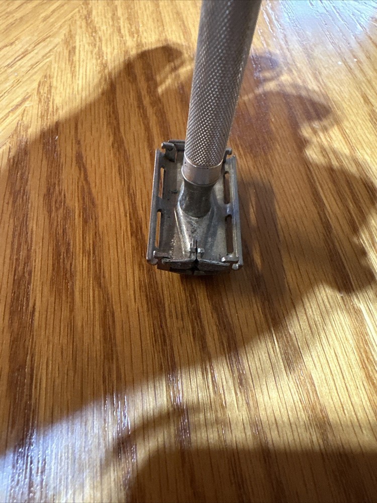 Vintage Gillette Black Tip Safety Razor