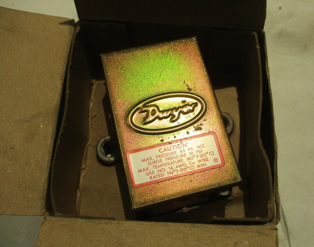 NEW DWYER 19105 PRESSURE SWITCH