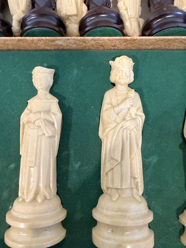 Vintage Renaissance Chess Set Figural E.S. Lowe Complete w Box Display Decor