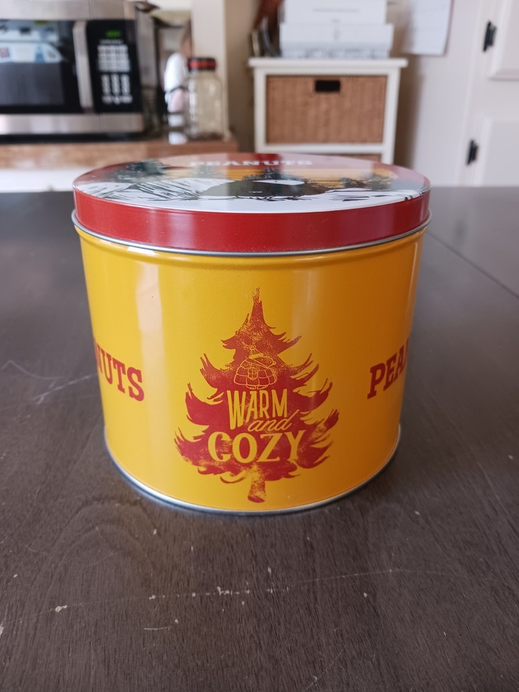 2024 Peanuts Warm and Cozy Keepsake Tin
