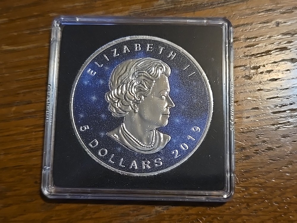 2019 COLORIZED GLOWING DARK 1 oz .9999 FINE SILVER MAPLE LEAF LIMITED NICE
