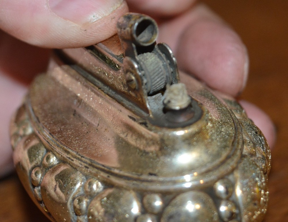 VTG RONSON Silver Plated Table Lighter CROWN