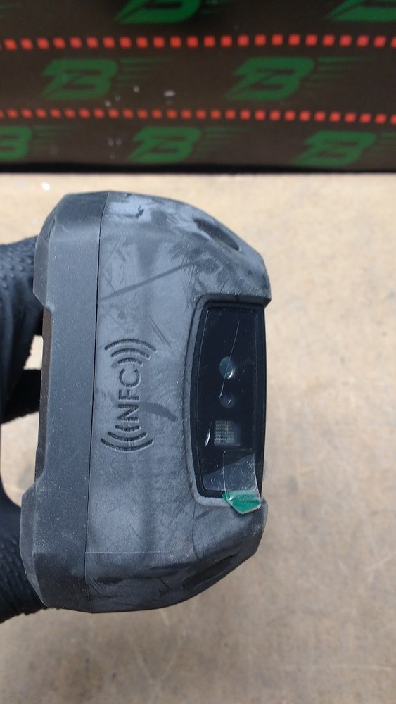 Chameleon 5R Rugged Biometric Handheld Device – Powers On