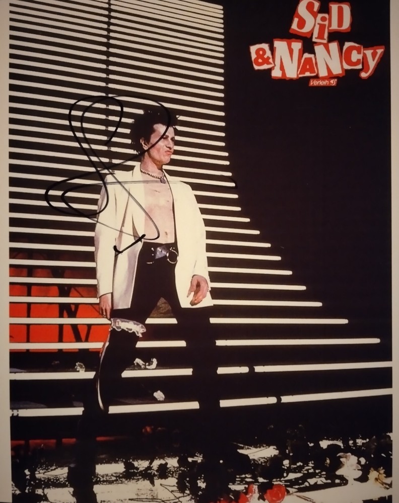 Gary oldman - sid and  Nancy- signed 8x10