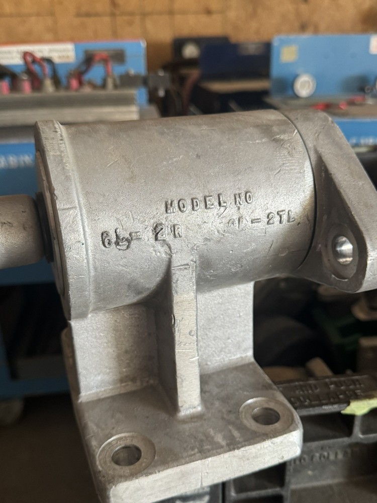 Carr Lane CL-2-TL Trunnion locking