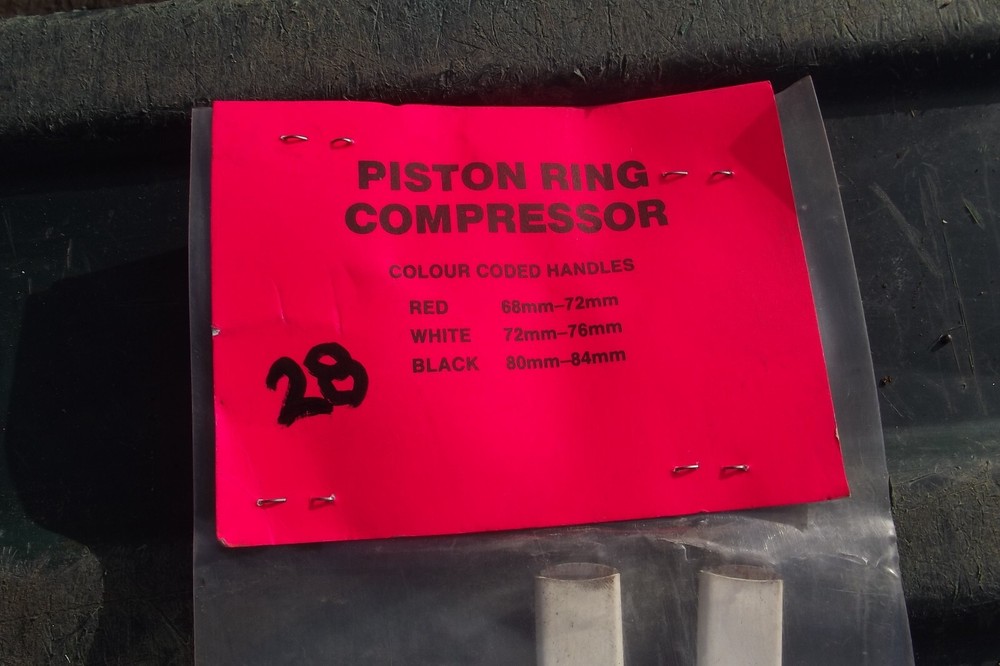 PISTON RING COMPRESSOR TOOL MAY FIT BSA TRIUMPH NORTON AJS 72-76mm BORE #28