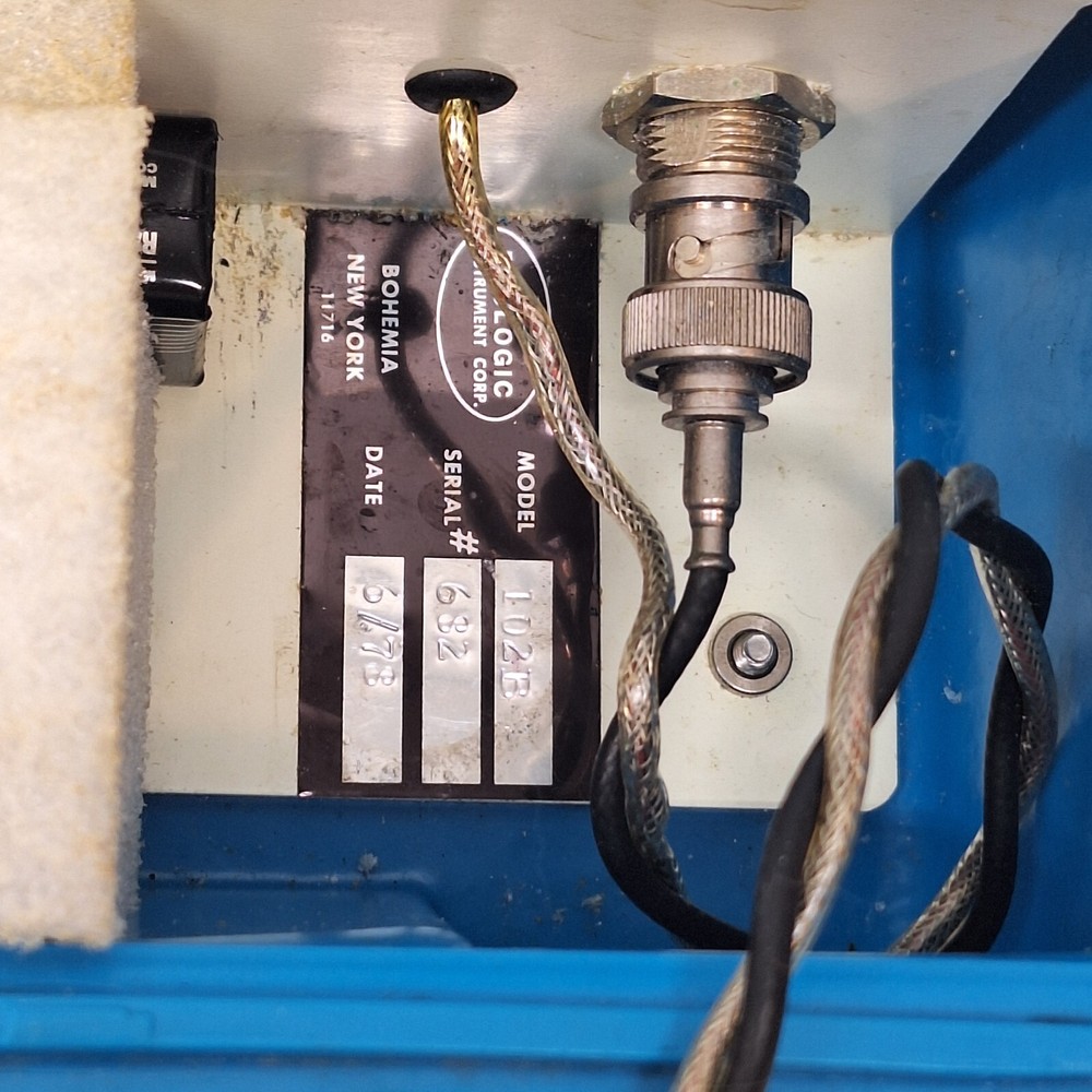 ECOLAB pH Temp Meter Model 102 B w Case Buffer Solution Ecologic Lab Equipment