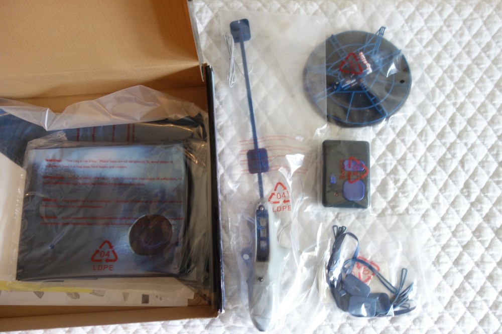 New Open Box AIR SWIMMERS Remote Control Flying Shark