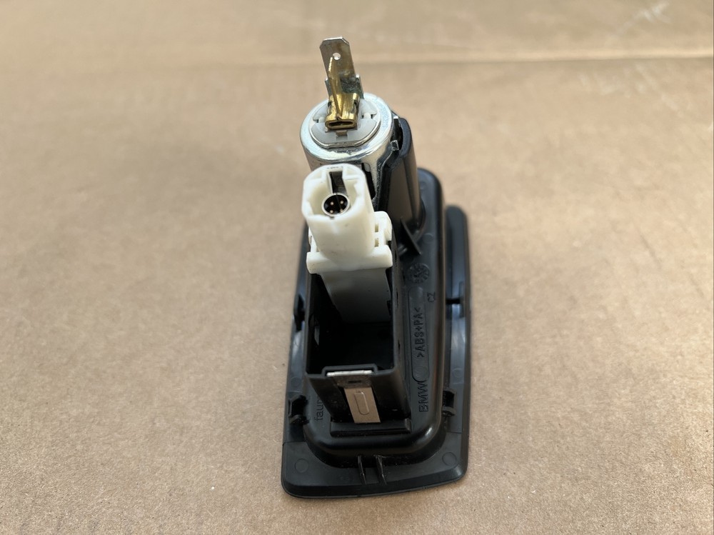 BMW E81/E82/E87/E88 04-13 USB AUX-IN 9 237 659