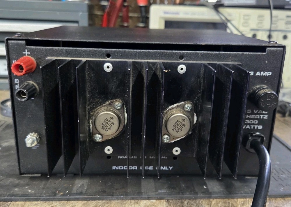 Astron RS-12A 12 Volt Power Supply (Working)