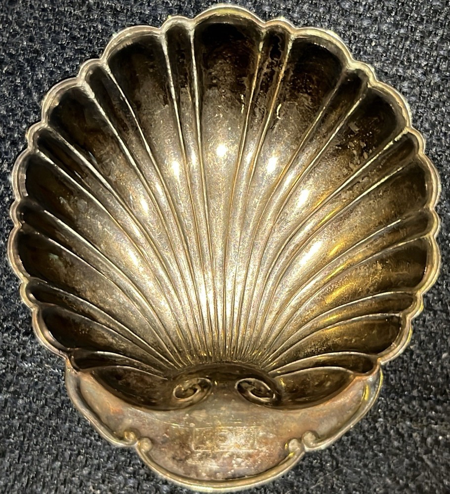 Vintage Crescent Silverware Co. Silverplated Shell Dish