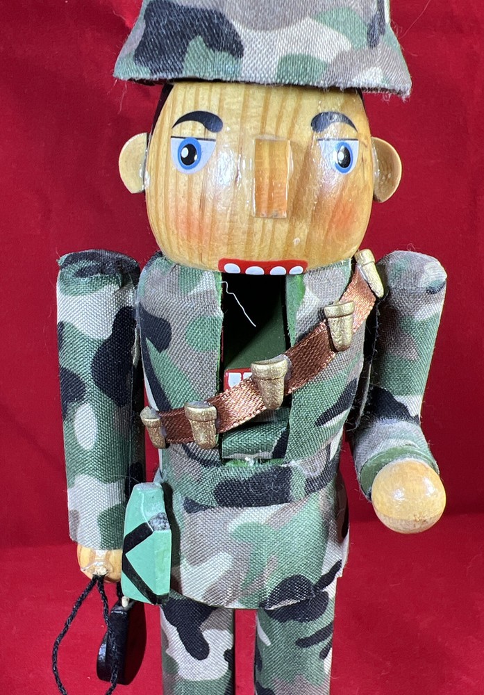 Army Nutcracker 8” Camo Military Limited Edition 2008. *Pre -Owned*