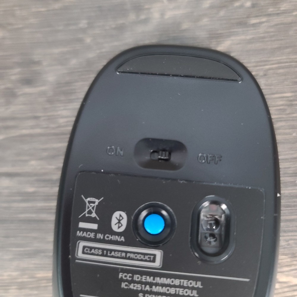 New in Package Motorola Wireless Portable Bluetooth Mouse