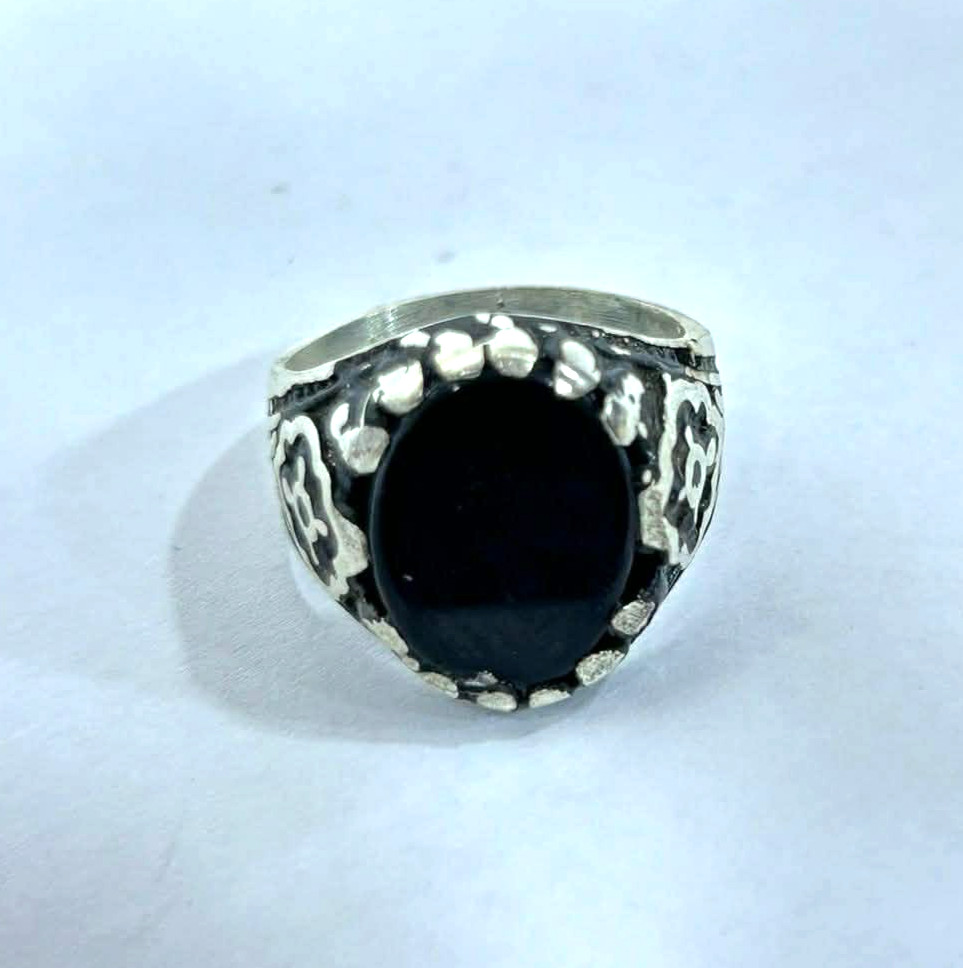 Modern 925 Sterling Silver Ring with Black Onyx - 7g - Size 8 US
