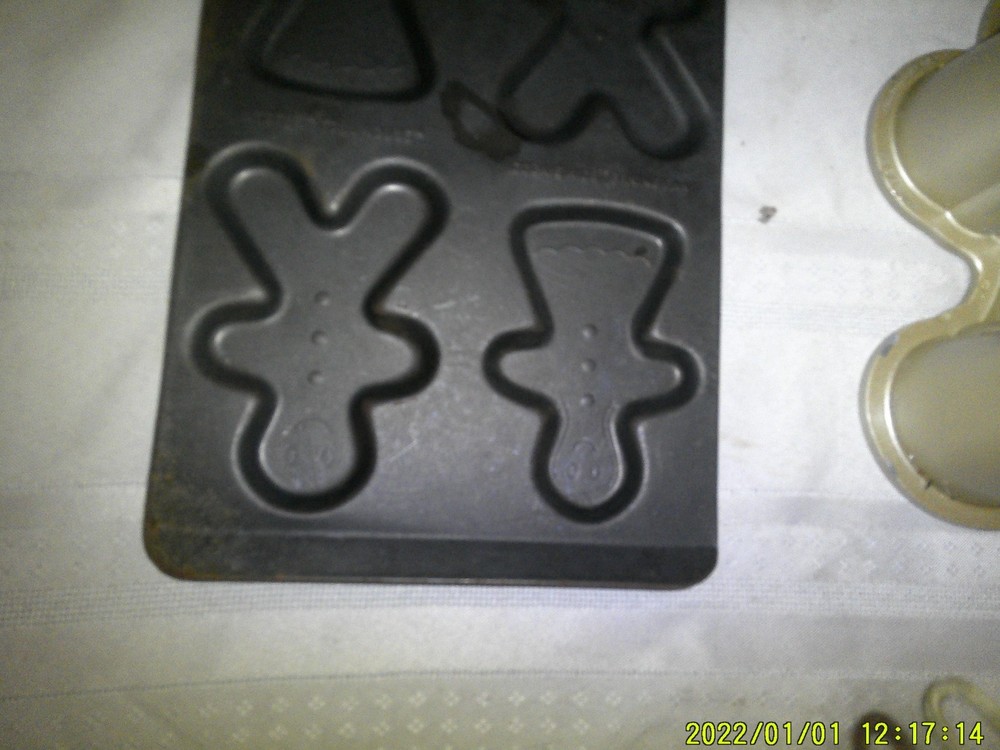 GINGERBREAD MAN COOKIE SHEET DEEP CAKE PAN