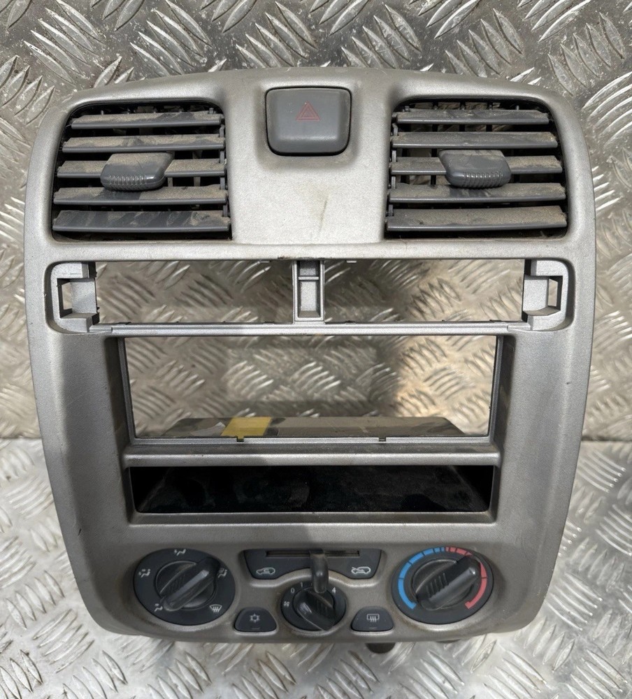 Isuzu Rodeo Center Console Climate Control Dashboard Silver