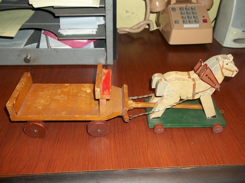 Antique Wooden 2 Horse Pull Toy & Wagon