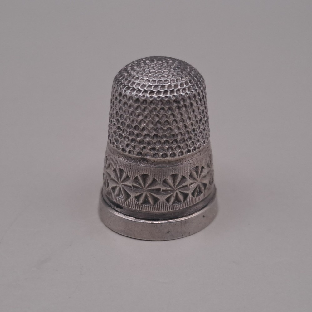 Antique Sterling Silver Thimble – Marion & Co – Chester 1908