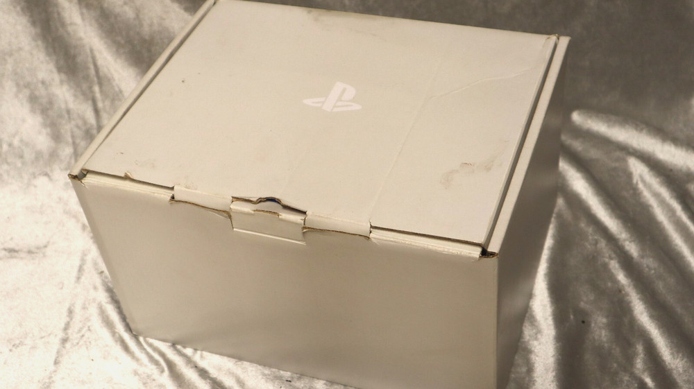 Sony Playstation 4 PS4 VR PSVR Headset and processor unit(NO CAMERA/CONTROLLERS)