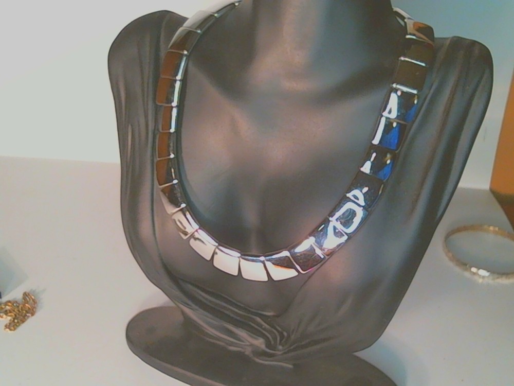Monet Necklace 18" Excellent Condition