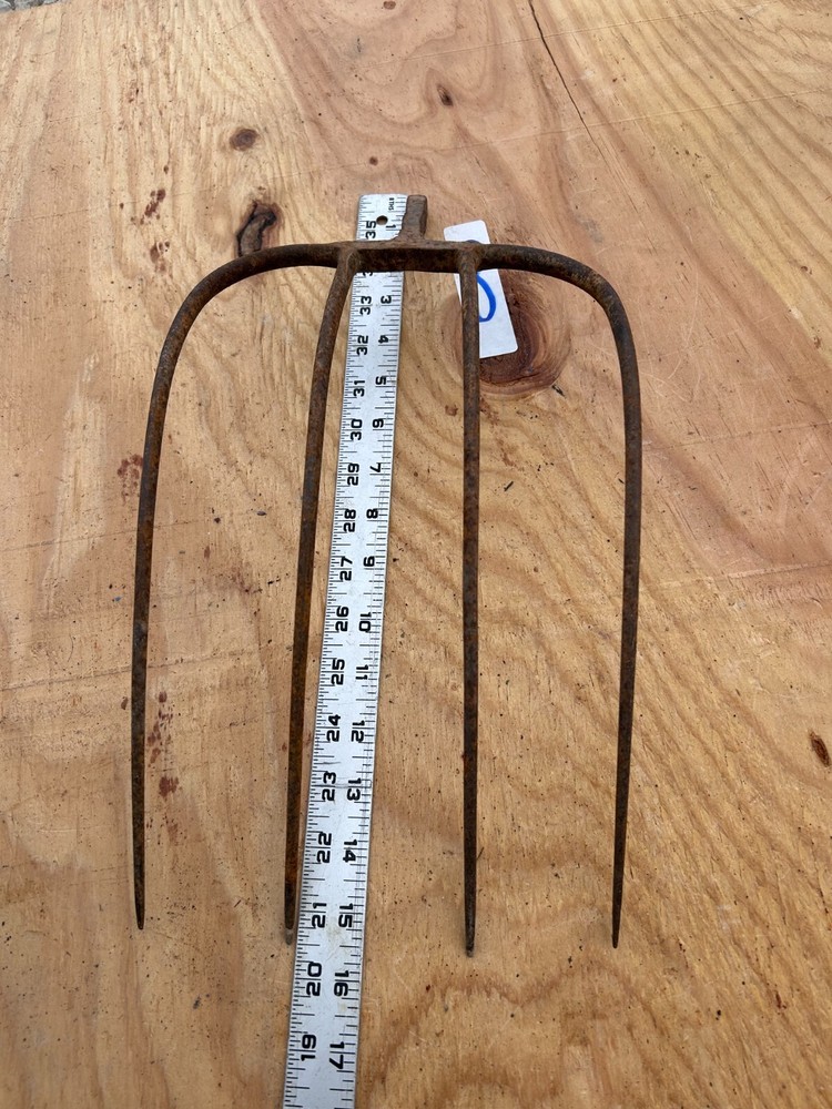 Fork Rake Head 4 Thines Rusty Rustic no handle Original Vintage Primitive Metal