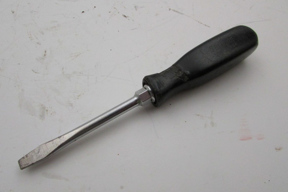 VINTAGE SNAP ON TOOLS FLAT BLADE SCREWDRIVER - BLACK SQUARE HANDLE - SSD2