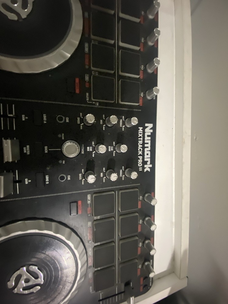 Numark Mixtrack Pro 2 Dj Mixing Controller